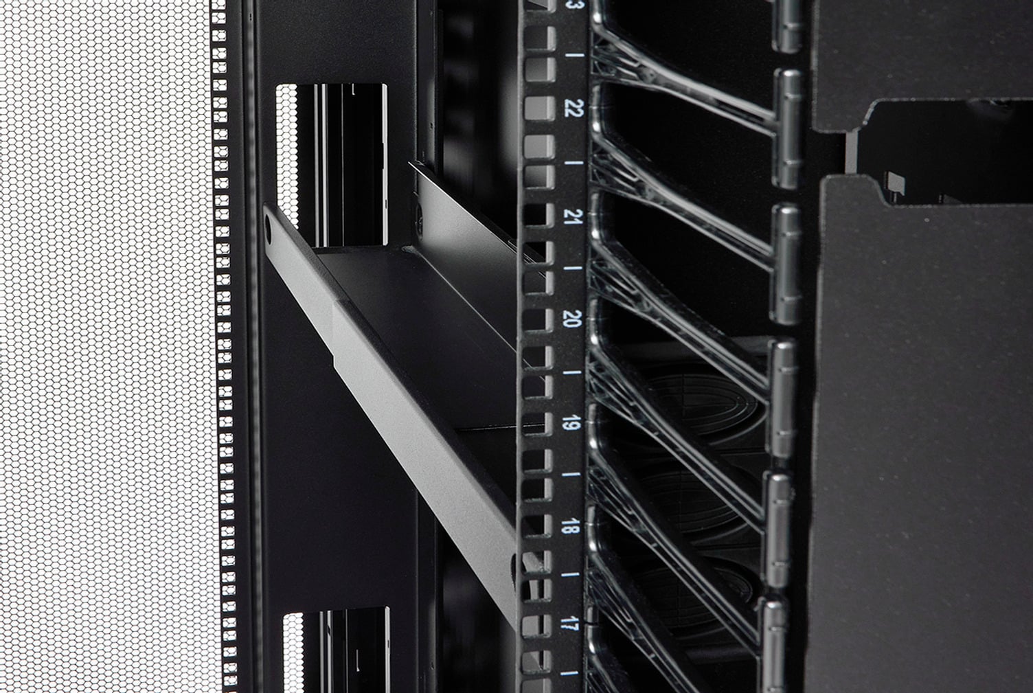 Front-To-Rear Cable Manager for ZetaFrame Cabinet