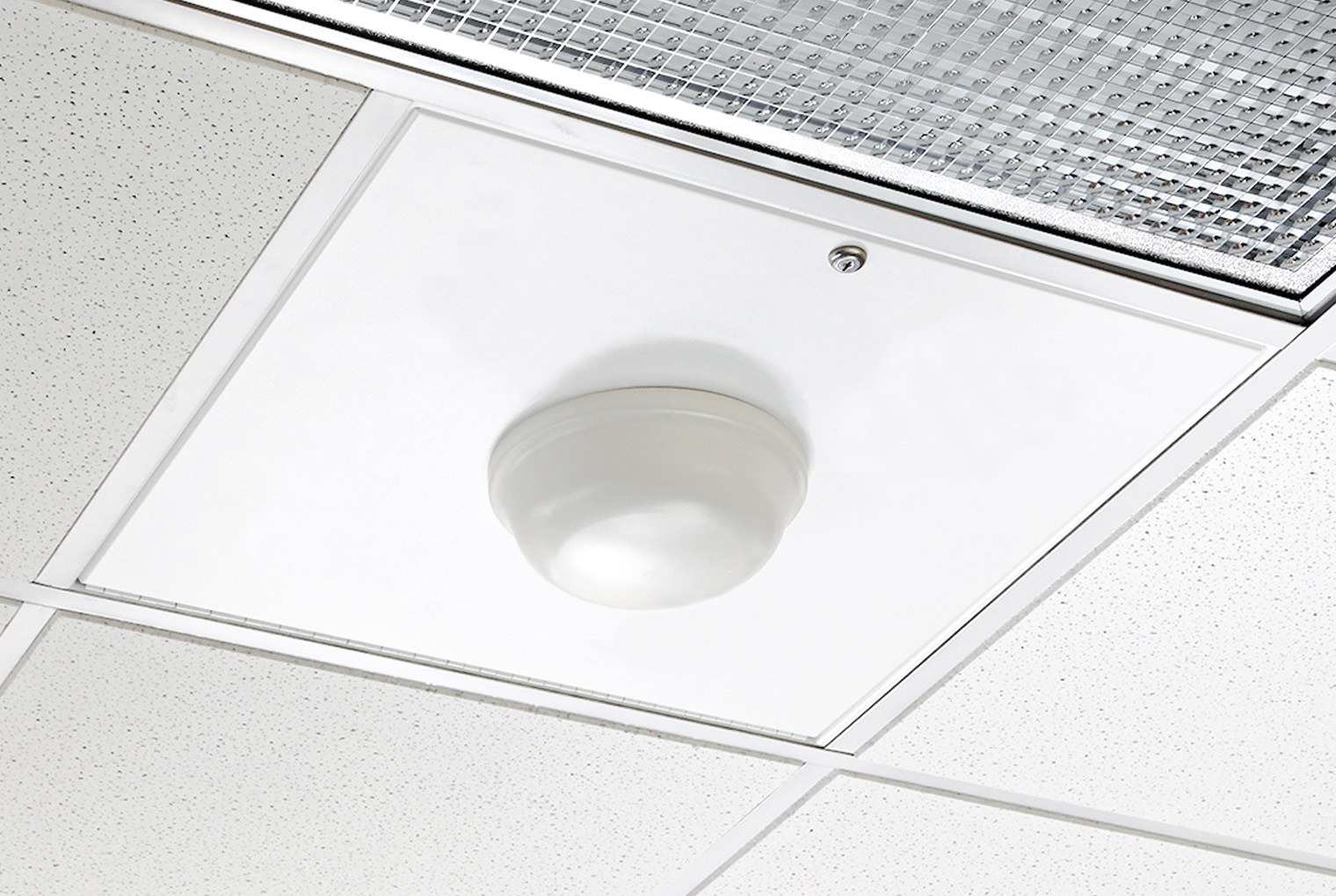 Oberon Wi-Tile Ceiling Enclosures 1074